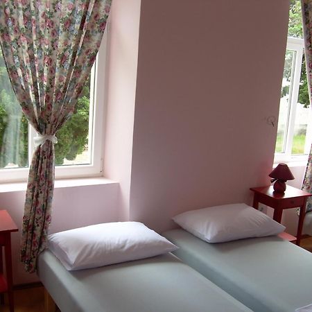 Phara Hostel Gdinj Esterno foto