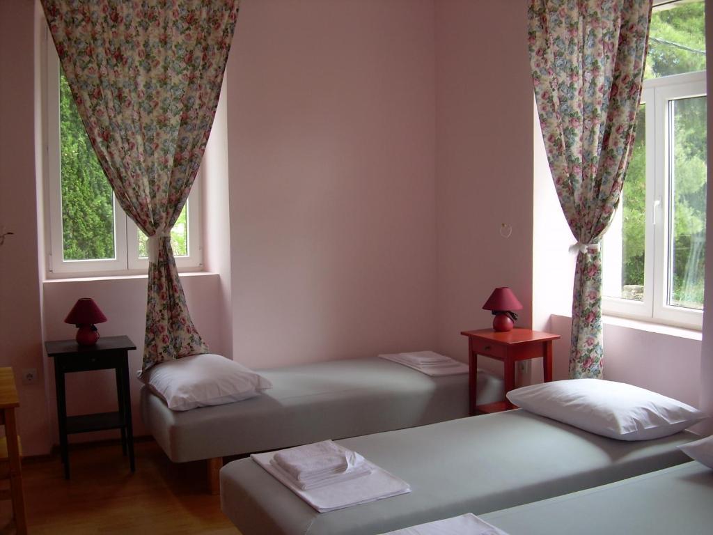Phara Hostel Gdinj Camera foto