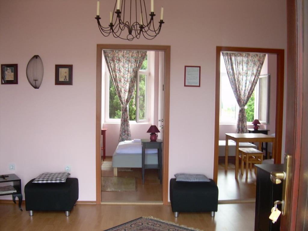 Phara Hostel Gdinj Esterno foto